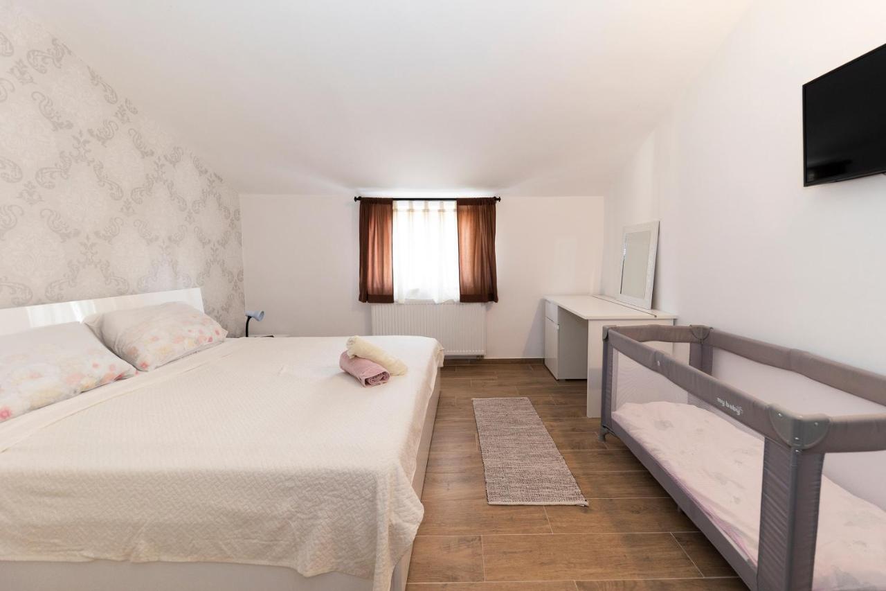 Lana Apartment Weißenburg