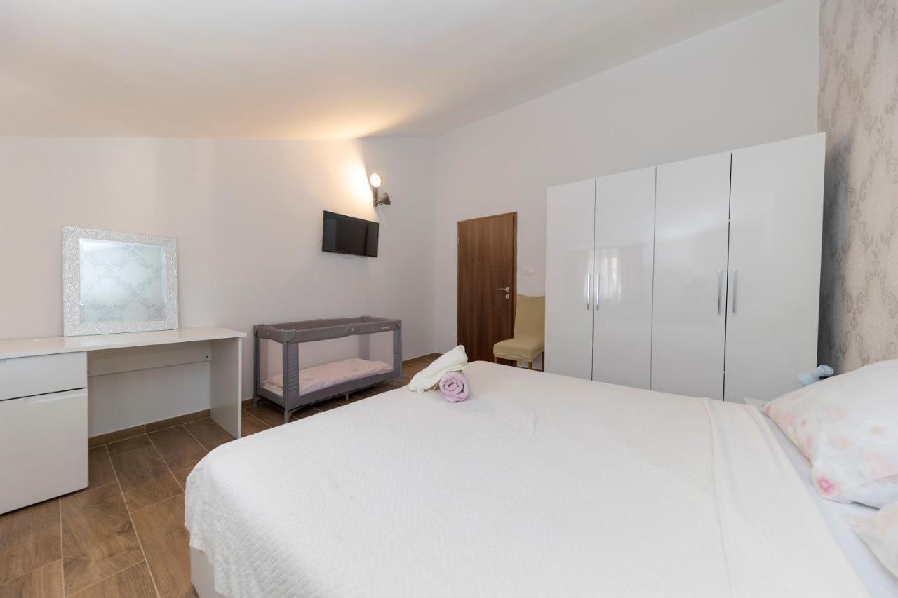 Apartment Lana