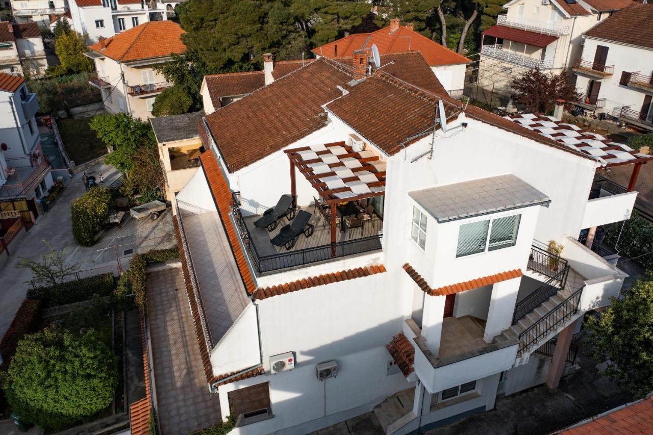 Lana Apartment *